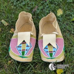 Celovyšívané Vraní mokasíny