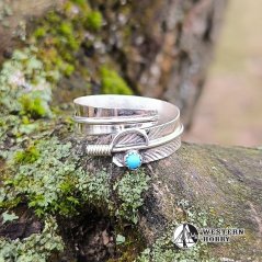 Stříbrný prsten pírko