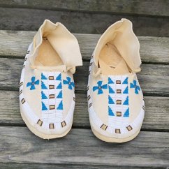 Mokasíny s výšivkou