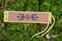 Vyšívaný náramek