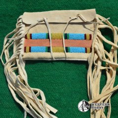 Vyšívaná taška na opasek