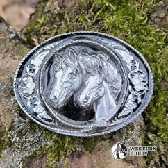 Přezka s motivem koní