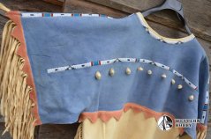 Kožené indiánské šaty s výšivkou