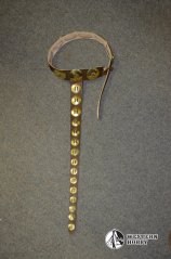 Ženský indiánský opasek puklicový