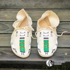 Mokasíny s výšivkou