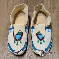 Mokasíny částečně vyšívané