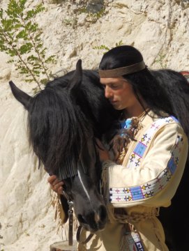 Vinnetou - Barva - Bílá