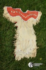 Indiánské šaty s losími zuby