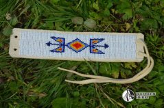 Vyšívaný náramek