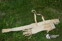 Toulec s jemnou výšivkou