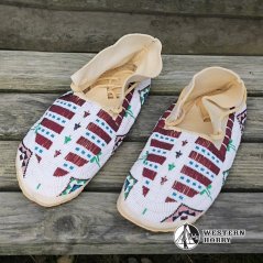 Celovyšívané mokasíny