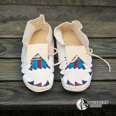 Mokasíny s výšivkou