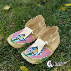 Celovyšívané Vraní mokasíny