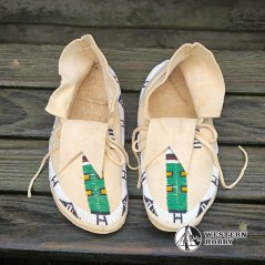 Mokasíny s výšivkou