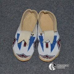 Celovyšívané mokasíny