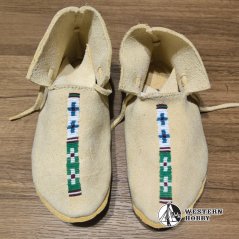 Mokasíny s jednoduchou výšivkou