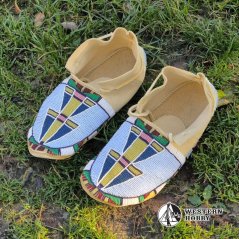 Celovyšívané Vraní mokasíny