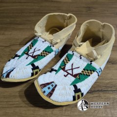 Celovyšívané mokasíny