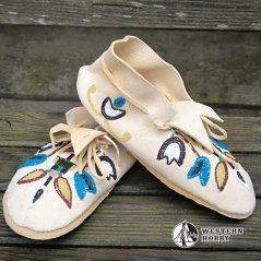Mokasíny s výšivkou