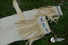 Toulec s jemnou výšivkou