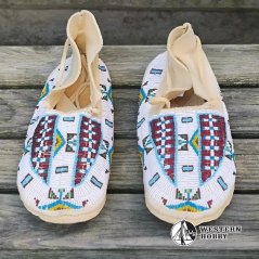 Celovyšívané mokasíny